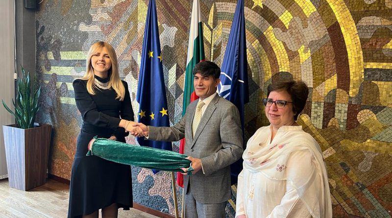 Pakistan, Bulgaria resolve