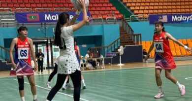 Girl netball