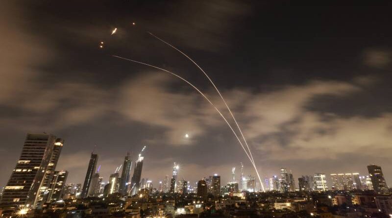 Israeli air defence systems are activated to intercept iranian missiles over the israeli city of tel 1750219431 9658