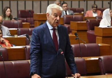 Asif terms Achakzai’s remarks an ‘attempt to belittle sacrifices of forces’