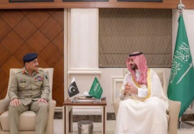 CDF Munir discusses Iranian attacks in meeting with Saudi defence minister