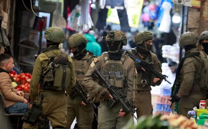 Hamas meets Egyptian mediators over Gaza truce violations by Israel